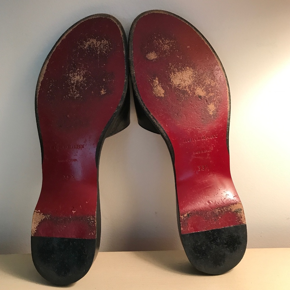BURBERRY BLACK LEATHER SANDALS EUC - Picture 8 of 11